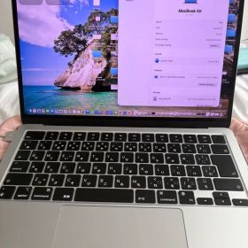 Apple MacBook Air (M2, 2022) シルバー