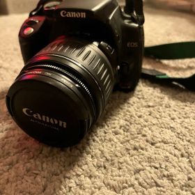 ジャンクCanon EOS Kiss Digital N デジタル一眼レフ