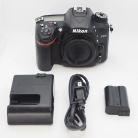 Nikon デジタル一眼カメラ D7200【中古】