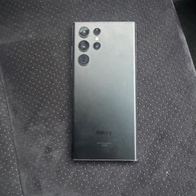 Samsung Galaxy S22 Ultra 本体