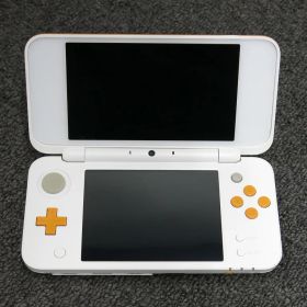 Nintendo new 2DS LL JAN-S-OAAA ホワイト×オレンジ【中古】