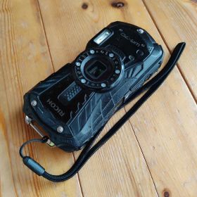 RICOH WG-70 ブラック コンパクトデジタルカメラ 本体