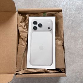 未開封 iPhone 17 ProMax 256GB シルバー SIMフリー