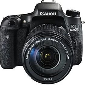 【中古】(非常に良い)Canon デジタル一眼レフカメラ EOS 8000D レンズキット EF-S18-135mm F3.5-5.6 IS STM 付属 EOS8000D18135ISSTMLK