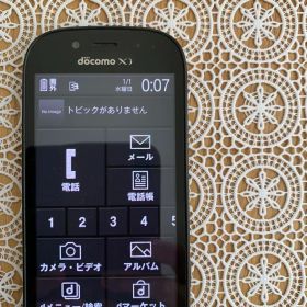 docomo F-06F らくらくスマートフォン ブラック