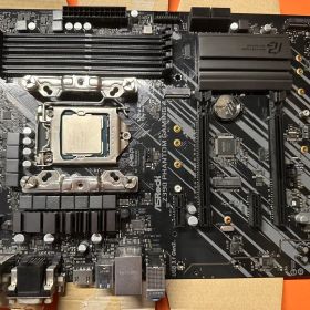 i7-9700kf、z390 phantomgaming4