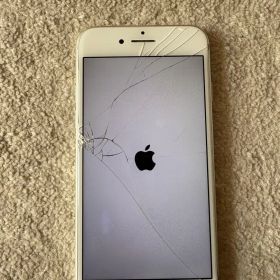 iPhone 8 ホワイト ジャンク品
