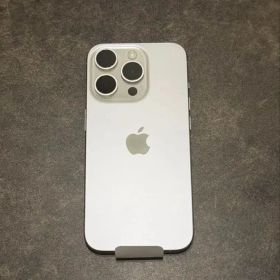 Apple iPhone 15 Pro 本体