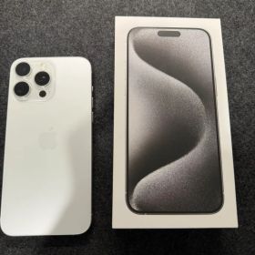 iPhone15 Pro Max 256GB ホワイト SIMフリー 美品