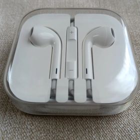 更に160円値下げ♪ アップル 3.5mm Apple EarPods 新品