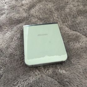 Galaxy Z Flip5 docomo 中古品 本体のみ