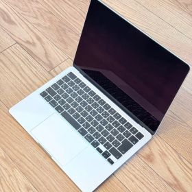 MacBook Air 13インチ、M3 2024 16GB SSD512GB