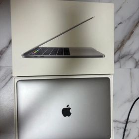 Apple MacBook Pro 13-inch 2017 本体