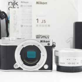 ニコン Nikon 1 J5 Digital Camera Silver 10-30mm Lens 107 Shots 元箱 [新品同様] #Z6292A