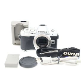 シャッター回数11,581回！OLYMPUS OM-D E-M10 MarkIII シルバー オリンパス ミラーレス一眼 #73011