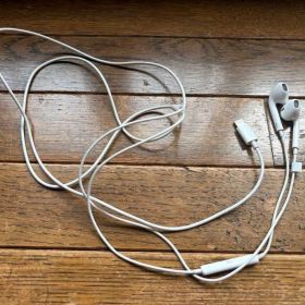 Apple EarPods Lightningコネクタ ホワイト
