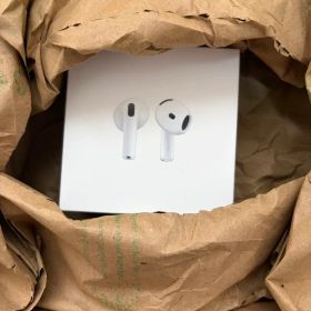 Apple AirPods 4 本体