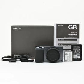 ＜美品＞ RICOH GR IIIx Urban Edition メタリックグレー｜高級コンパクトデジタルカメラ｜シャッター数3,811回｜動作良好｜外観非常に綺麗｜液晶わずかに傷あり｜安心の高コンディション