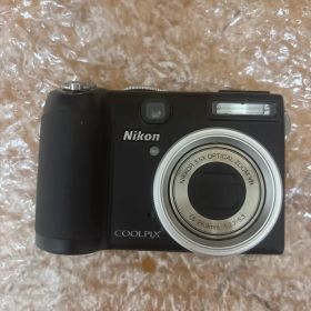 Nikon COOLPIX P5000 コンパクトデジタルカメラ 本体
