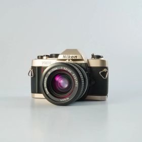 Nikon ニコン FM10 + Ai-S ZOOM Nikkor 35-70mm F/3.3-4.5 MF フィルム一眼レフカメラ