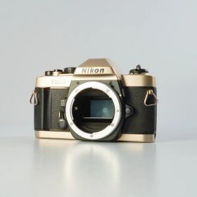 Nikon ニコン FM10 MF フィルム一眼レフカメラ
