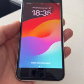 【美品】Apple iPhone SE2