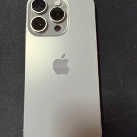 Apple iPhone 15 Pro 本体