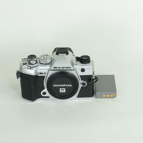 [美品 | シャッター数3,035回] OM SYSTEM OM-5 [ボディ シルバー] | マイクロフォーサーズマウント