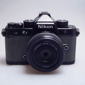 【中古】(ニコン) Nikon ZF 40/F2(SE) レンズキツト プレミアムエクステリア張替エ済ミ