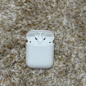AirPods 第2世代 MV7N2J/A (充電ケース付き) 新品 3,080円 中古