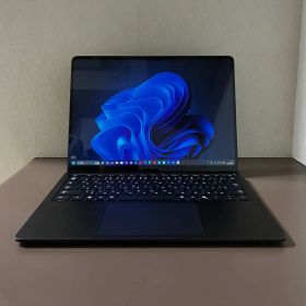 Microsoft Surface Laptop 第7世代