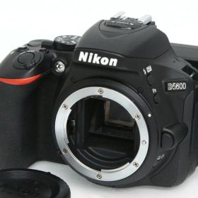 【中古】【美品】ニコン D5600 ボディ（センサー清掃済み） CA01-R5537-3V1C Nikon Fマウント APS-C 中古