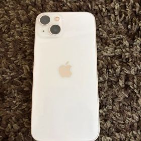 Apple iPhone 13 ホワイト