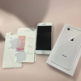 Apple iPhone 8 64GB Silver 本体