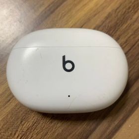 Beats Studio Buds ワイヤレスノイズキャンセリングイヤフォン