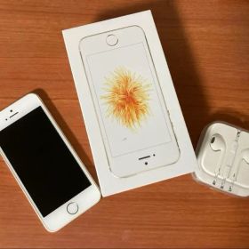 【美品】iPhone SE 第1世代 32GB 箱有純正イヤホン未使用 初期化済
