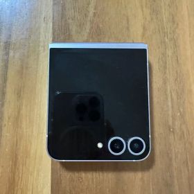 Samsung Galaxy Z Flip6本体