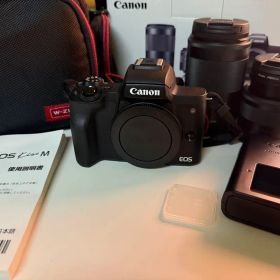 Canon EOS kiss M ダブルズームキット ブラック