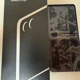 Samsung Galaxy Z Flip7 新品未使用