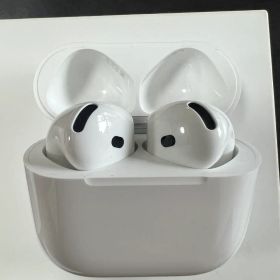 「美品」Apple AirPods 4 本体 ANC非搭載モデル