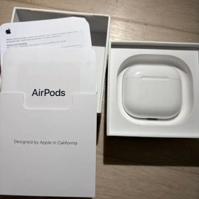 Apple AirPods 4 本体