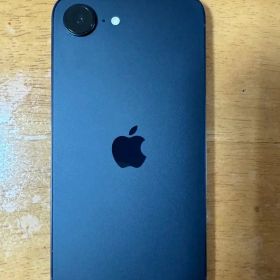 Apple iPhone 16e 128GB本体 ブラック