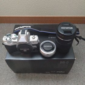 OLYMPUS OM-D E-M10 Mark IV EZダブルズームキット