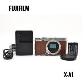 美品 フジフイルム FUJIFILM X-A1 ミラーレスカメラ Wi-Fi搭載