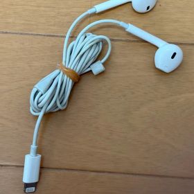 Apple純正EarPodswith LightningConnector