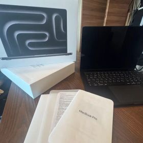 Apple MacBook Pro 14インチ M3プロチップ搭載モデル