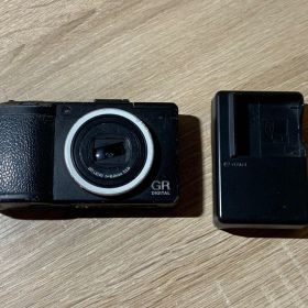 1067 RICOH GR DIGITAL III ブラック デジカメ ジャンク品 【コ】
