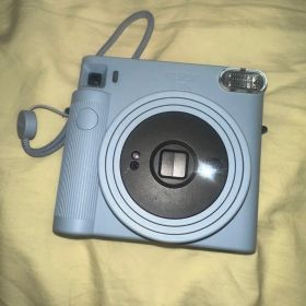 “チェキスクエア” instax SQUARE SQ1 グレイシャーブルー