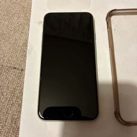 Apple iPhone SE 64G第3世代 本体 おまけ 防水ケース付