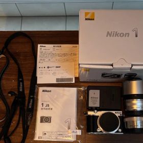 Nikon 1 J5 ダブルズームレンズキット（シルバー）